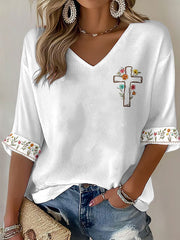 Women's 'even in the chaos his grace still finds me' V-neck tops